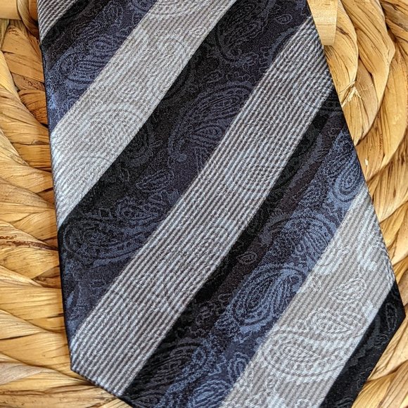 [2/$40] NWOT Men's - Silk Necktie - Grey Stripe - Picture 2 of 4